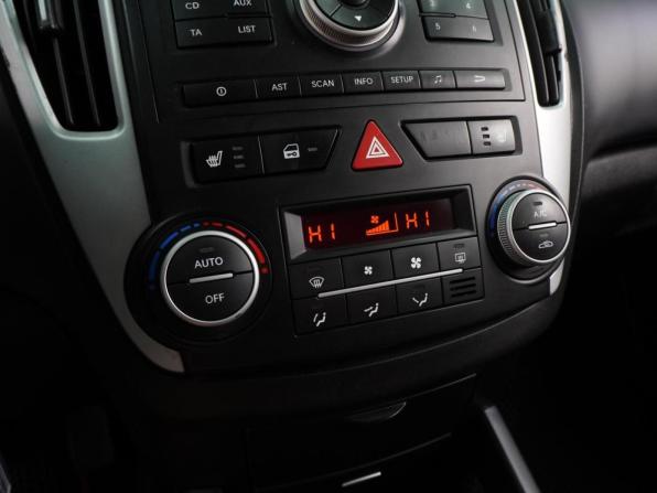 Kia Ceed I Рестайлинг с пробегом 2011 года, цена 749 000 рублей, 259913 км, универсал, Автокод Объявления