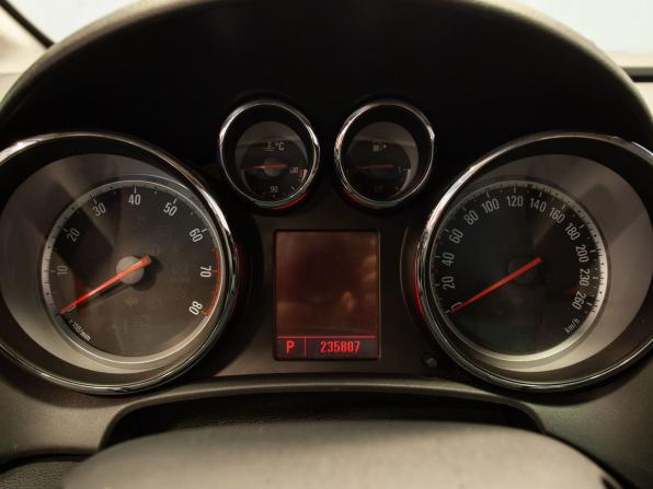 Opel Astra J с пробегом 2011 года, цена 650 000 рублей, 235807 км, хэтчбек, Автокод Объявления