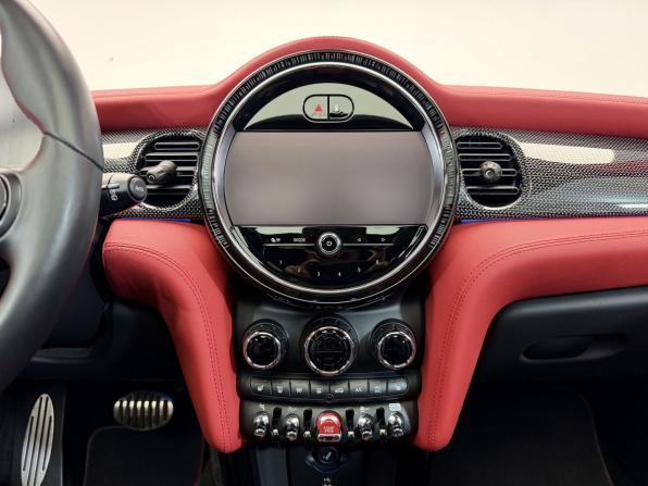 Mini Hatch III (F55/F56) Рестайлинг 2 с пробегом 2021 года, цена 3 849 000 рублей, 31823 км, хэтчбек, Автокод Объявления