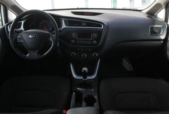Kia Ceed II Рестайлинг с пробегом 2017 года, цена 1 205 000 рублей, 104757 км, хэтчбек, Автокод Объявления