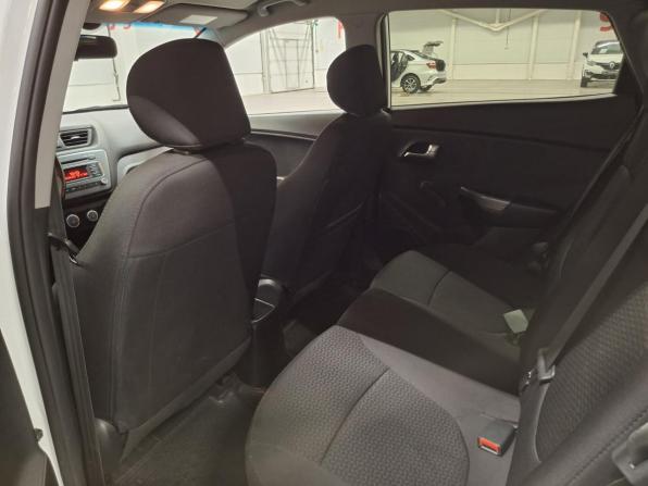 Kia Rio III Рестайлинг с пробегом 2016 года, цена 1 099 000 рублей, 110580 км, хэтчбек, Автокод Объявления