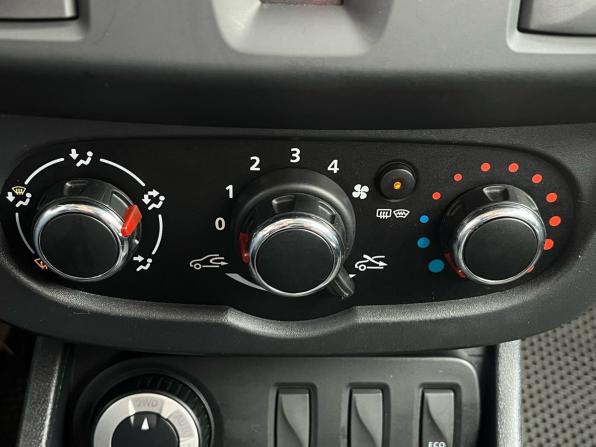 Renault Duster I Рестайлинг с пробегом 2016 года, цена 1 130 000 рублей, 94000 км, внедорожник, Автокод Объявления