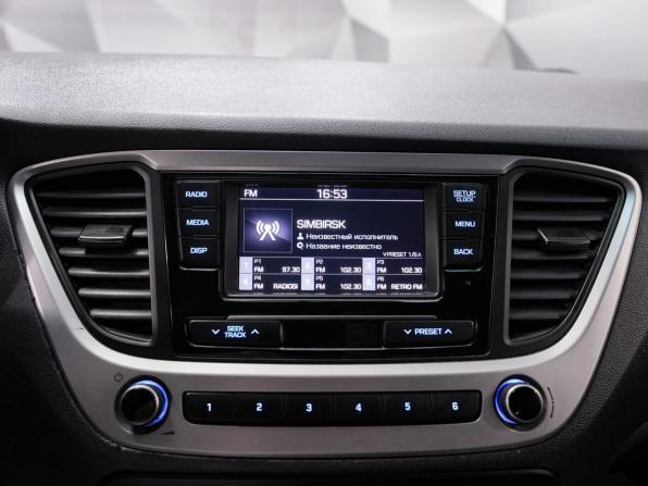 Hyundai Solaris II с пробегом 2018 года, цена 1 080 000 рублей, 160500 км, седан, Автокод Объявления