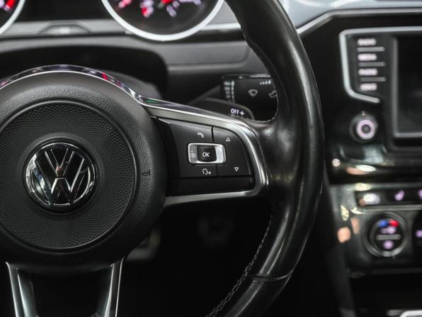 Volkswagen Passat B8 с пробегом 2016 года, цена 2 229 000 рублей, 96246 км, седан, Автокод Объявления