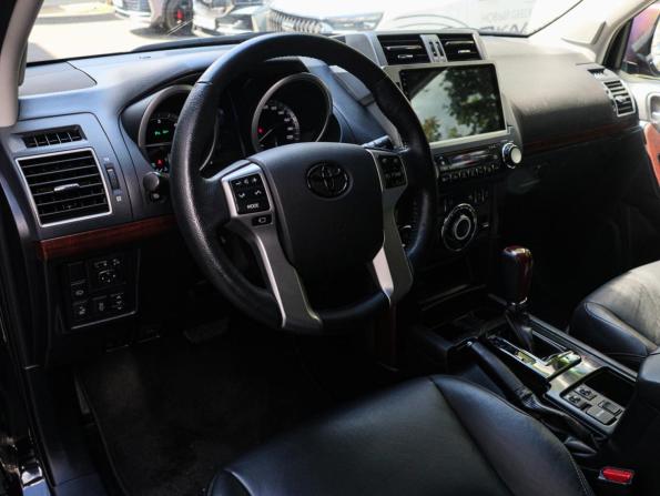 Toyota Land Cruiser Prado 150 Series Рестайлинг 1 с пробегом 2016 года, цена 3 600 000 рублей, 196692 км, внедорожник, Автокод Объявления
