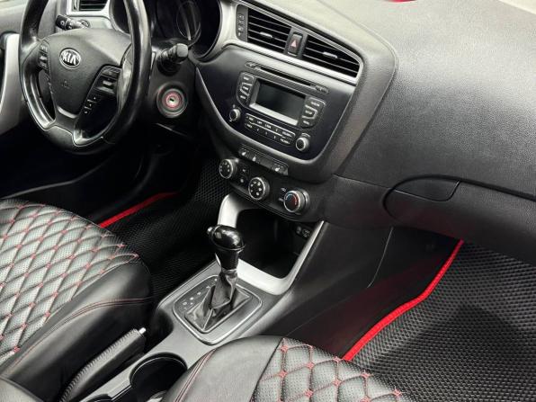 Kia Ceed II Рестайлинг с пробегом 2018 года, цена 1 339 900 рублей, 124500 км, универсал, Автокод Объявления