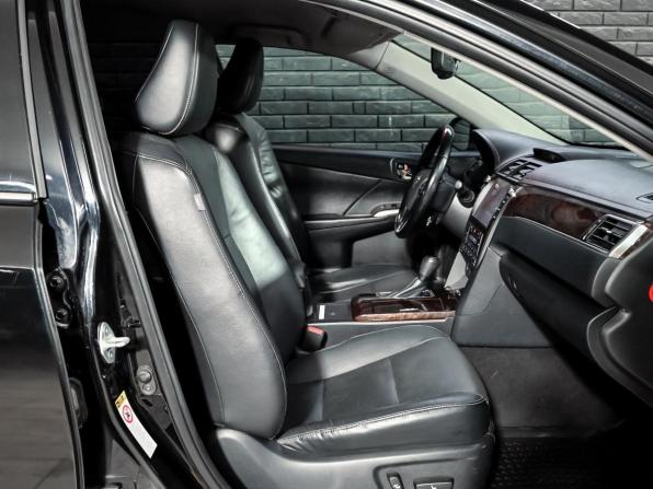 Toyota Camry VII (XV50) Рестайлинг 2 с пробегом 2018 года, цена 2 500 000 рублей, 105423 км, седан, Автокод Объявления