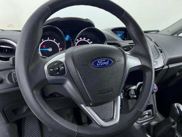 Ford Fiesta Mk6 Рестайлинг с пробегом 2015 года, цена 821 000 рублей, 94946 км, седан, Автокод Объявления