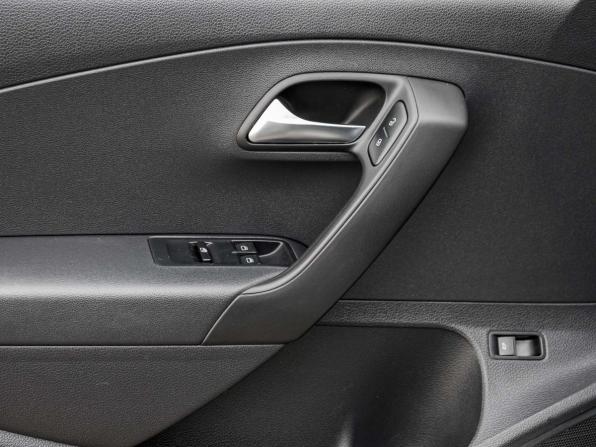 Volkswagen Polo V Рестайлинг с пробегом 2019 года, цена 1 300 400 рублей, 53500 км, седан, Автокод Объявления