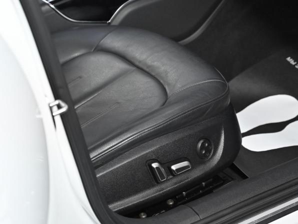 Audi A6 IV (C7) Рестайлинг с пробегом 2015 года, цена 1 599 000 рублей, 105000 км, седан, Автокод Объявления