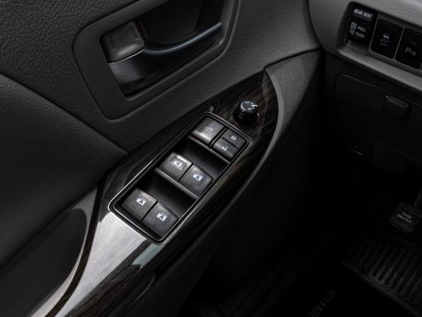Toyota Sienna III Рестайлинг 2 с пробегом 2017 года, цена 3 170 000 рублей, 258172 км, минивэн, Автокод Объявления