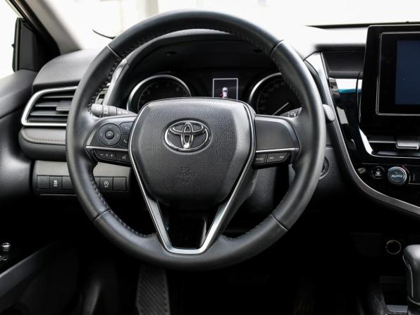 Toyota Camry VIII (XV70) Рестайлинг с пробегом 2023 года, цена 3 249 000 рублей, 9090 км, седан, Автокод Объявления