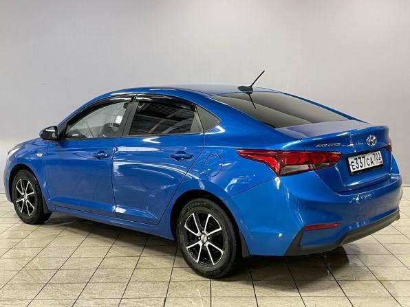 Hyundai Solaris II с пробегом 2017 года, цена 1 270 000 рублей, 74600 км, седан, Автокод Объявления