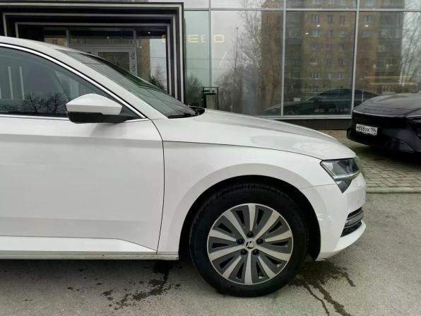 Skoda Superb III Рестайлинг с пробегом 2021 года, цена 2 289 000 рублей, 121818 км, лифтбек, Автокод Объявления
