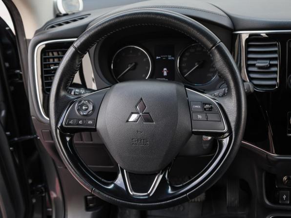 Mitsubishi Outlander III Рестайлинг 3 с пробегом 2021 года, цена 2 449 000 рублей, 70373 км, внедорожник, Автокод Объявления