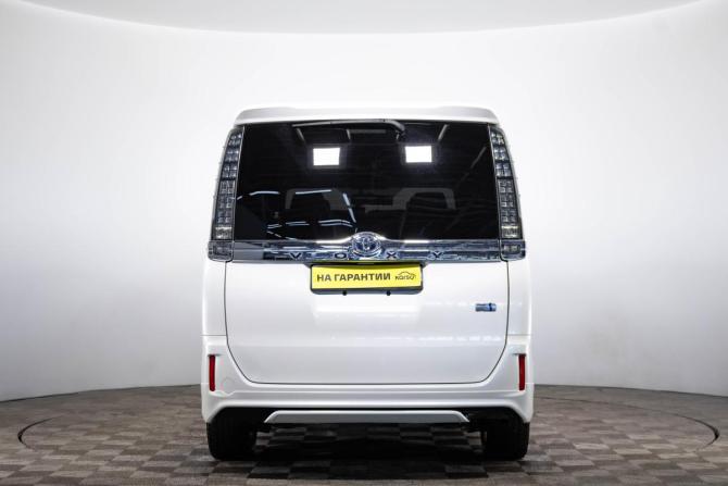 Toyota Voxy III (R80) с пробегом 2014 года, цена 1 799 000 рублей, 149256 км, минивэн, Автокод Объявления