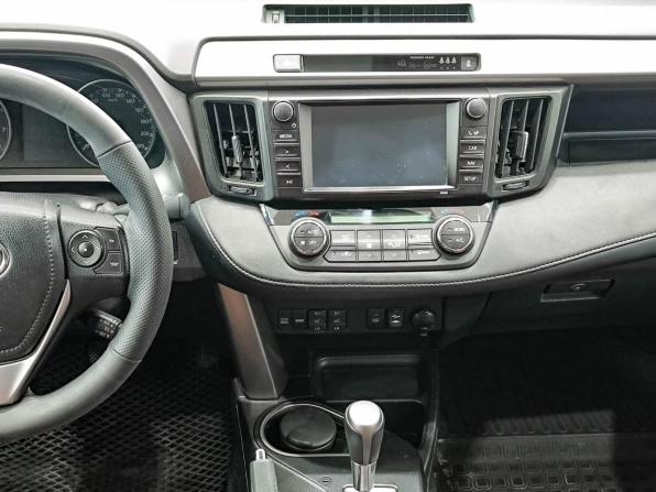 Toyota RAV4 IV (XA40) Рестайлинг с пробегом 2017 года, цена 2 099 000 рублей, 177901 км, внедорожник, Автокод Объявления
