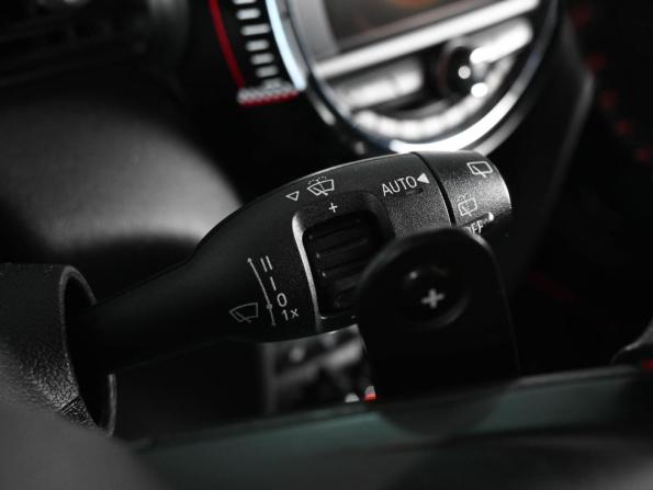 Mini Hatch III (F55/F56) с пробегом 2016 года, цена 2 229 000 рублей, 191512 км, хэтчбек, Автокод Объявления