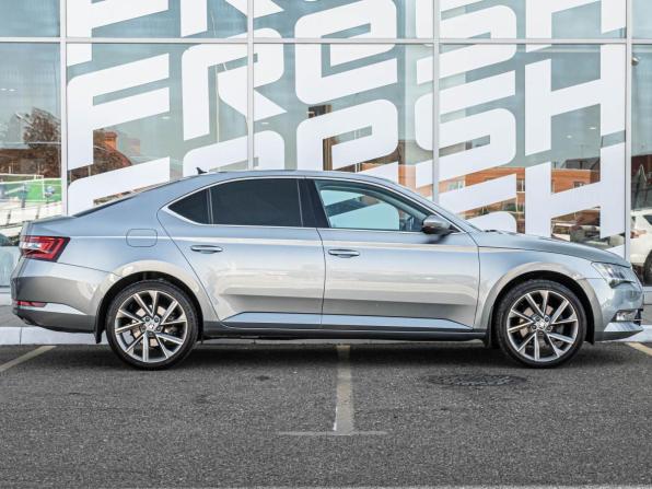 Skoda Superb III с пробегом 2018 года, цена 2 245 000 рублей, 134954 км, лифтбек, Автокод Объявления