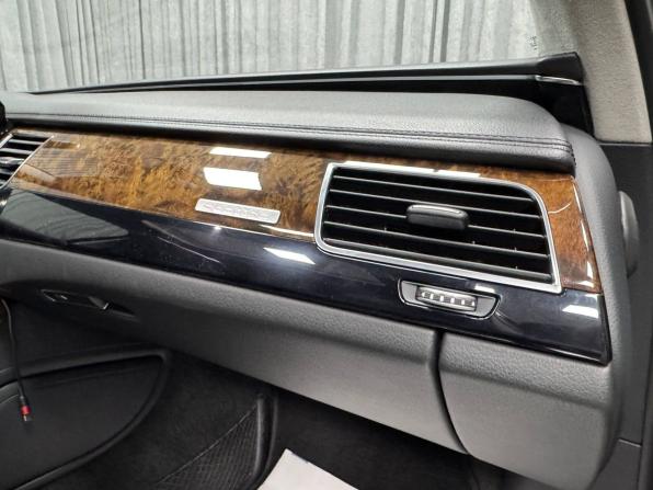 Audi A8 III (D4) Рестайлинг с пробегом 2015 года, цена 2 480 000 рублей, 176033 км, седан, Автокод Объявления