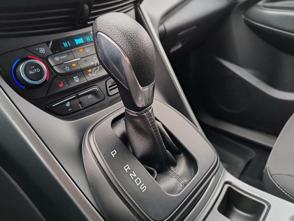 Ford Kuga II Рестайлинг с пробегом 2017 года, цена 1 539 000 рублей, 169000 км, внедорожник, Автокод Объявления