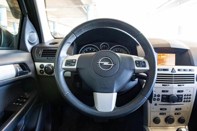 Opel Astra H Рестайлинг с пробегом 2008 года, цена 579 000 рублей, 149766 км, седан, Автокод Объявления