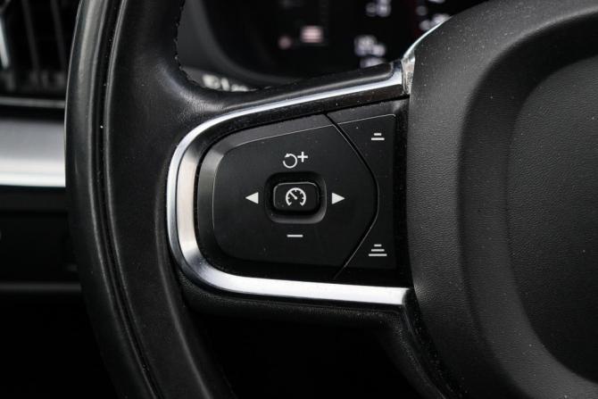 Volvo XC60 II с пробегом 2019 года, цена 3 995 000 рублей, 75161 км, внедорожник, Автокод Объявления
