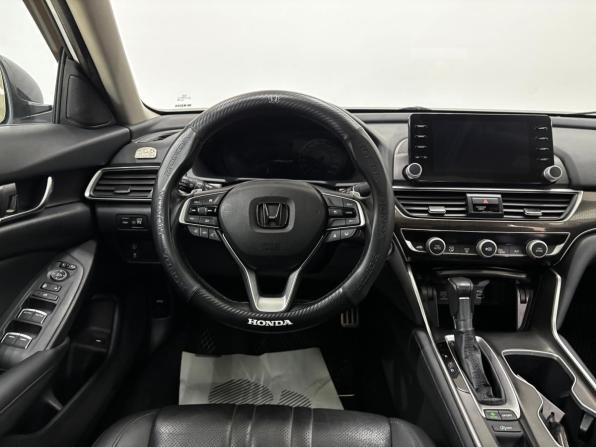 Honda Accord X Рестайлинг с пробегом 2022 года, цена 2 800 000 рублей, 68323 км, седан, Автокод Объявления