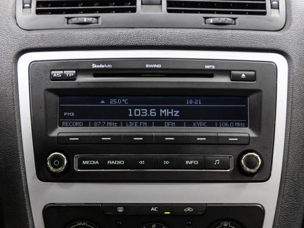 Skoda Octavia II (A5) Рестайлинг с пробегом 2009 года, цена 828 000 рублей, 167244 км, лифтбек, Автокод Объявления