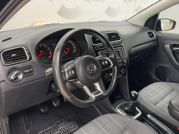 Volkswagen Polo V Рестайлинг с пробегом 2017 года, цена 1 295 000 рублей, 144203 км, седан, Автокод Объявления