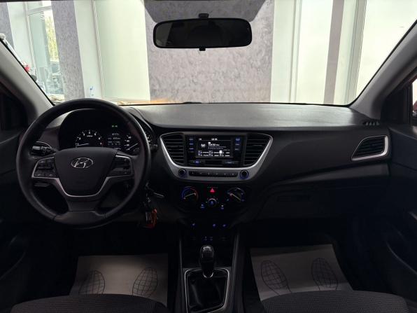 Hyundai Solaris II с пробегом 2018 года, цена 1 095 000 рублей, 132471 км, седан, Автокод Объявления