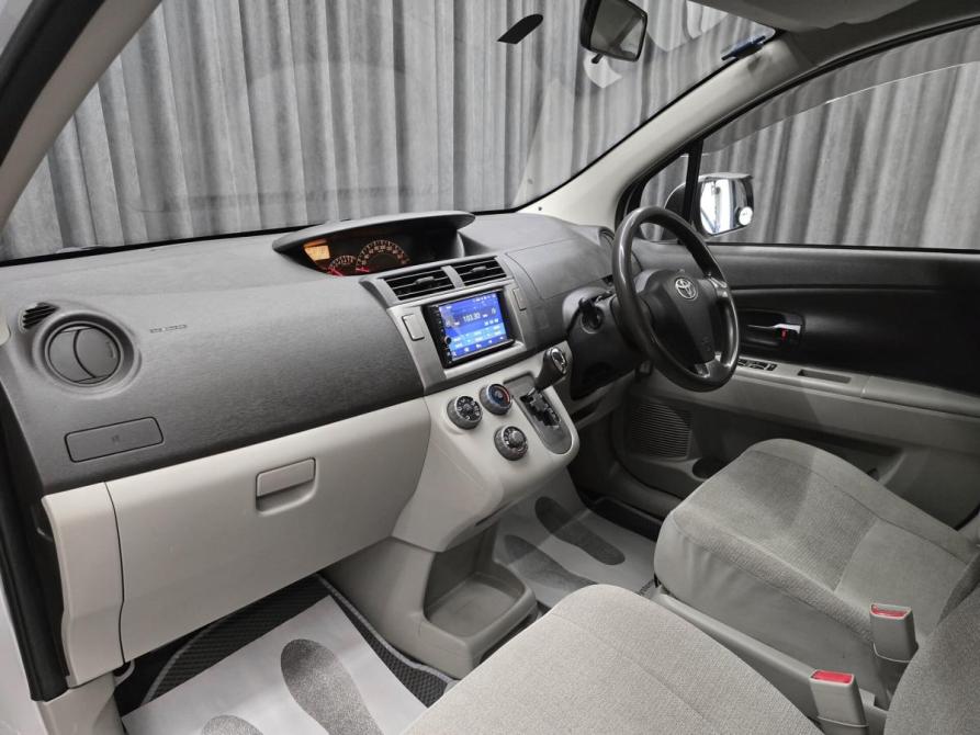 Toyota Passo Sette Красноярск  - изображение 15