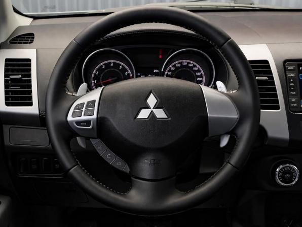Mitsubishi Outlander II Рестайлинг с пробегом 2010 года, цена 997 000 рублей, 232428 км, внедорожник, Автокод Объявления