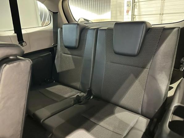 Toyota Wish II Рестайлинг с пробегом 2014 года, цена 1 590 000 рублей, 85000 км, минивэн, Автокод Объявления