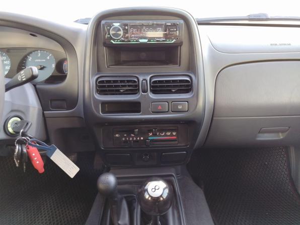 Nissan NP300 с пробегом 2012 года, цена 1 100 000 рублей, 205939 км, offers.body_type.unknown, Автокод Объявления