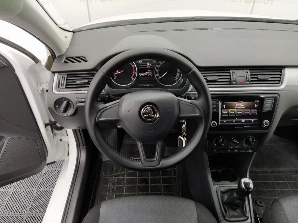 Skoda Rapid I Рестайлинг с пробегом 2017 года, цена 1 224 000 рублей, 44983 км, лифтбек, Автокод Объявления