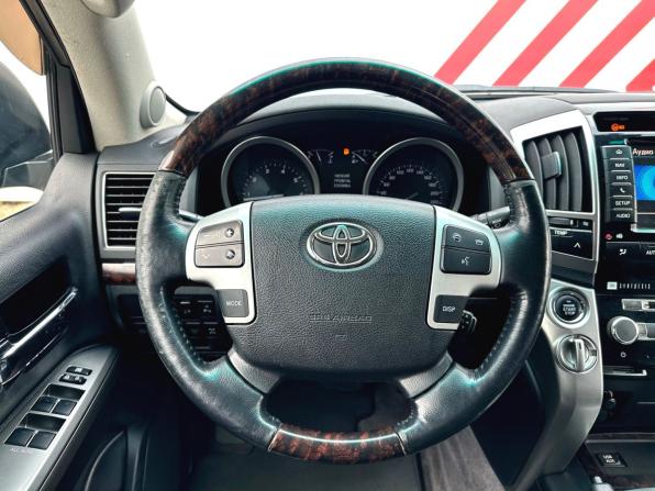 Toyota Land Cruiser 200 Series Рестайлинг 1 с пробегом 2012 года, цена 3 540 000 рублей, 283728 км, внедорожник, Автокод Объявления