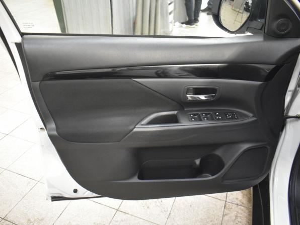 Mitsubishi Outlander III Рестайлинг 3 с пробегом 2019 года, цена 2 399 000 рублей, 66872 км, внедорожник, Автокод Объявления