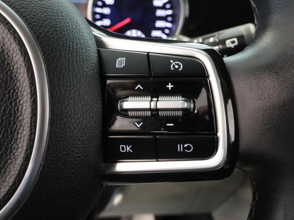 Kia Carnival IV с пробегом 2021 года, цена 3 720 000 рублей, 78000 км, минивэн, Автокод Объявления