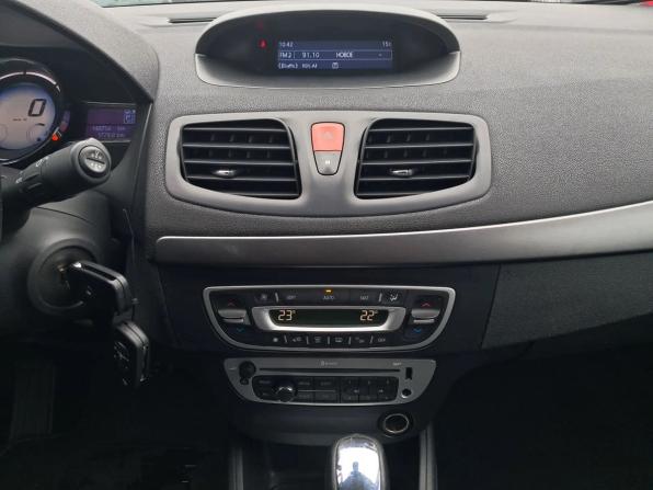 Renault Fluence I Рестайлинг с пробегом 2014 года, цена 689 000 рублей, 148756 км, седан, Автокод Объявления