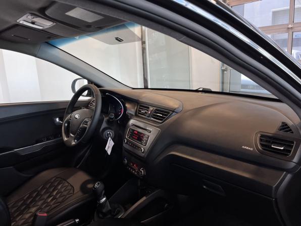 Kia Rio III Рестайлинг с пробегом 2016 года, цена 1 060 000 рублей, 127899 км, седан, Автокод Объявления