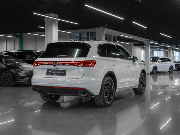 Volkswagen Touareg III Рестайлинг с пробегом 2024 года, цена 10 100 000 рублей, 2090 км, внедорожник, Автокод Объявления