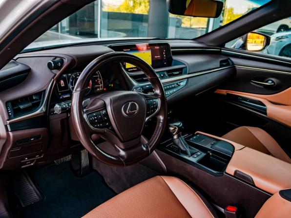 Lexus ES VII с пробегом 2021 года, цена 3 450 000 рублей, 263663 км, седан, Автокод Объявления