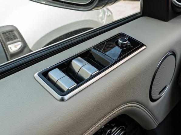 Land Rover Range Rover IV Рестайлинг с пробегом 2018 года, цена 5 245 000 рублей, 217364 км, внедорожник, Автокод Объявления