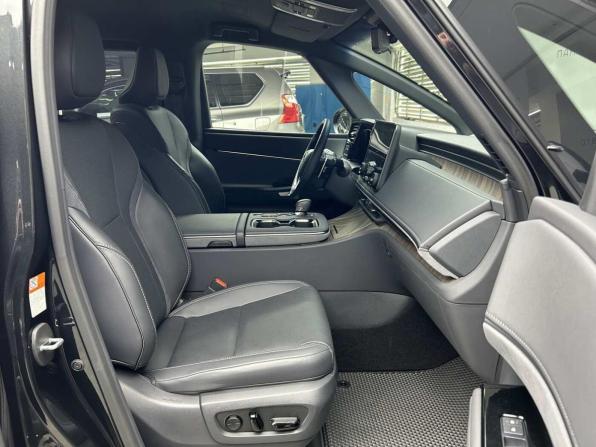 Lexus LM II с пробегом 2024 года, цена 15 799 000 рублей, 9446 км, минивэн, Автокод Объявления