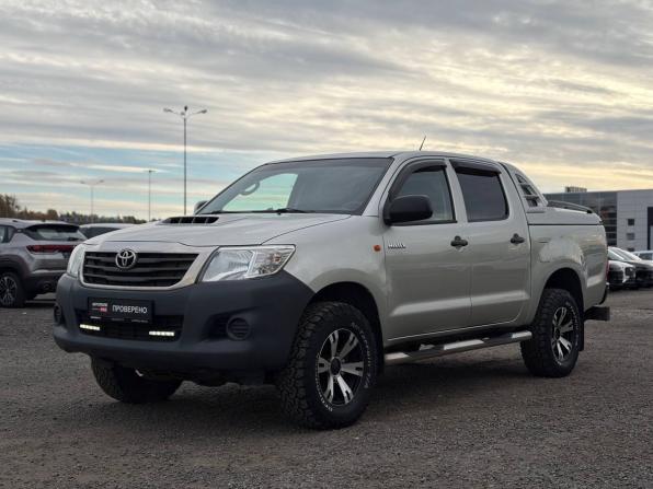 Toyota Hilux VII Рестайлинг с пробегом 2012 года, цена 1 985 000 рублей, 239549 км, offers.body_type.unknown, Автокод Объявления