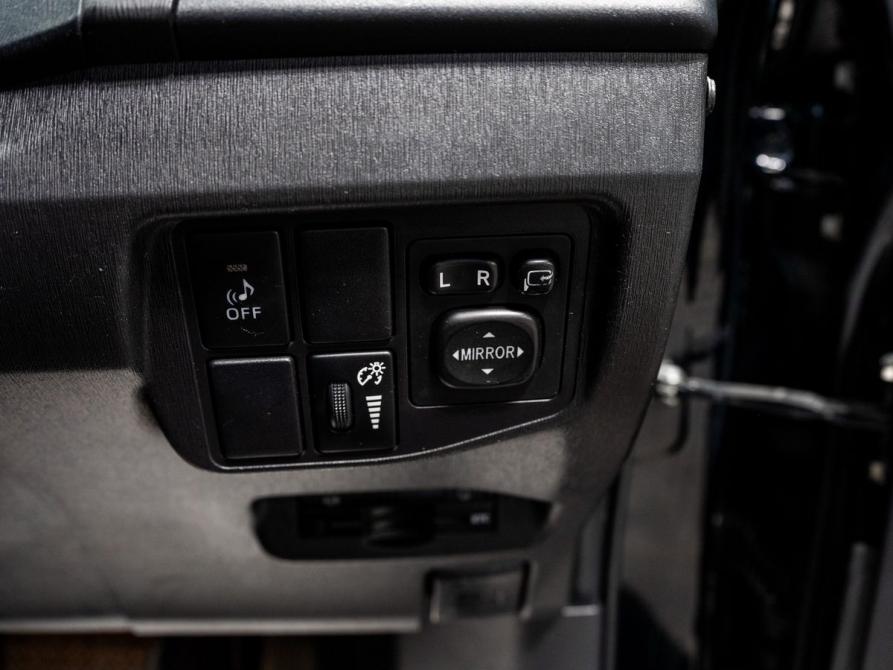 Toyota Prius III Рестайлинг (XW30) Чита  - изображение 14