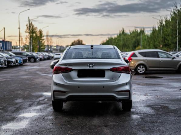 Hyundai Solaris II с пробегом 2017 года, цена 1 065 000 рублей, 127509 км, седан, Автокод Объявления