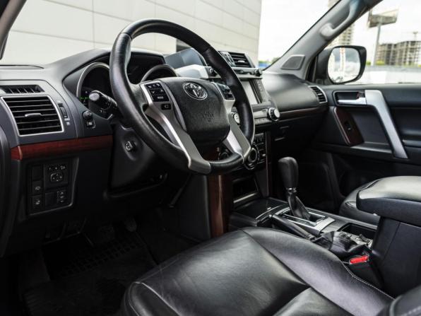 Toyota Land Cruiser Prado 150 Series Рестайлинг 1 с пробегом 2016 года, цена 4 288 000 рублей, 138101 км, внедорожник, Автокод Объявления