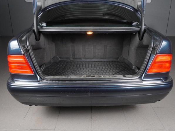 Mercedes-Benz E-Класс II (W210 S210) с пробегом 1998 года, цена 1 069 000 рублей, 307789 км, седан, Автокод Объявления